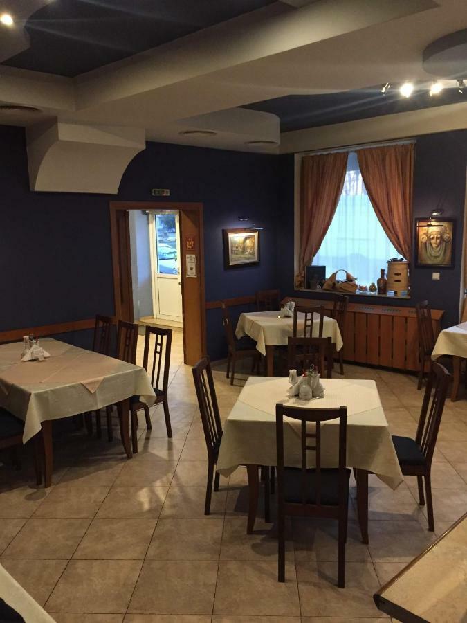 Family Hotel Odessa Севлієво Екстер'єр фото